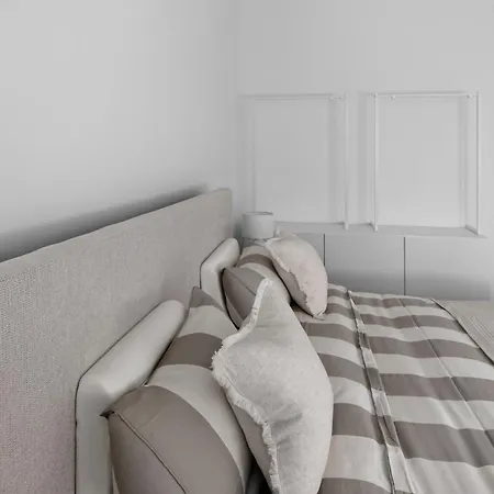 Heritage Lions Bridge Center Apartment